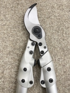 Kwang Hsieh 60cm Straight DIY By-Pass Lopper High Quality <b>Pruner</b> with Anti-Slip Grip and 3-Year Warranty for Gardeners - Product Image 4