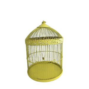 Jaula Redonda Colgante de Alambre Amarillo Vintage para Pájaros con Base Decorativa para Uso en Interiores - Product Image 4