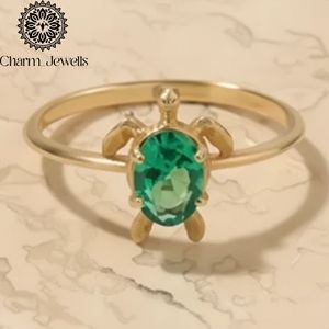 Bague Tortue en Or Jaune Charm_Jewells avec Pierre Précieuse Verte Ovale Sertie à Griffes, Design Animal Mignon, Unisexe, Usage Quotidien - Product Image 4