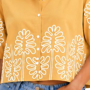 เสื้อเชิ้ตผู้หญิงสีเหลืองมัสตาร์ดปักลายดอกไม้สีขาวแขนสั้นลำลองฤดูร้อนเสื้อผ้าฝ้ายแฟชั่นดีไซเนอร์ท็อป - Product Image 5