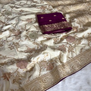 Sari de Seda VASTRA COTTAGE Dola con Tejido Meenakari Zari, Pallu Zari y Blusa con Contraste en el Borde, Sari de Diseño Elegante - Product Image 4