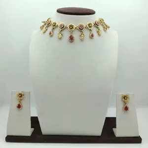 Magnifique ensemble de bijoux en pierre rouge avec collier et boucles d'oreilles en argent et or pour mariages et festivals - Product Image 1