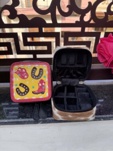 Hot Sale Genuine Leather <b>Jewellery</b> Compact <b>Case</b> Embroidered Vintage Hand Tooled Leather Lightweight All Seasons Accessory Holder - Product Image 6