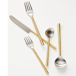 Ensemble de couverts élégants en acier inoxydable avec un poids équilibré, parfait pour une manipulation confortable et une utilisation professionnelle - Product Image 1