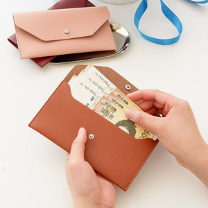 Portefeuille carré en cuir PU, élégant et pratique pour l'organisation de l'argent quotidien, idéal comme cadeau d'affaires pour le rangement de billets. - Product Image 3