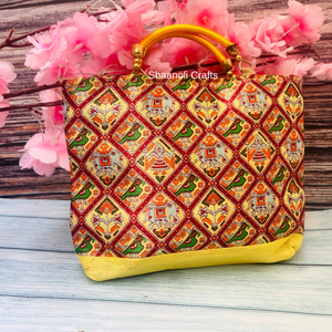 Bolsos de Mano y Clutches de Seda Patola Hechos a Mano con Diseño Moderno para Mujer, Accesorios para Bodas - Product Image 1