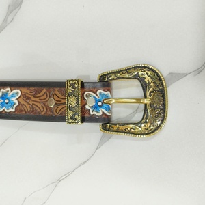 Ceinture décontractée pour homme en cuir véritable de haute qualité, personnalisée avec des rivets et des clous plaqués or de qualité supérieure, boucle florale lourde - Product Image 5