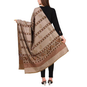 Chales de Lana de Alta Calidad para Mujer, Diseño Largo y Sólido, Moda Invierno 2026, Chales de Cachemira con Logotipo Personalizado para Damas - Product Image 5