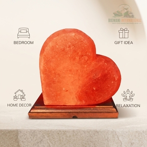 Lámpara de Sal Rosa del Himalaya Hecha a Mano con Forma de Corazón y Base de Madera para Decoración del Hogar y Regalo - Product Image 3