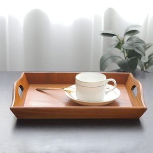 Plateau de service en bois artisanal de qualité supérieure avec finition en grain de bois naturel pour la restauration à domicile de luxe et les services de traiteur professionnels - Product Image 5
