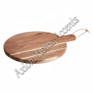 Tabla de queso de resina hecha a mano con base de madera resistente Axiom Home Acentos Cocina y bloque de cortar para servir - Product Image 1