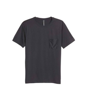 Camiseta Negra de Manga Corta para Hombre con Bolsillo, Corte Regular, Estilo Jersey, Cuello Redondo, Color Sólido - Product Image 1
