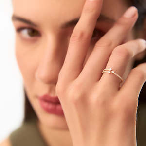 Anillo de diseño abierto de joyería de lujo para mujer, chapado en oro de 14k, plata de ley 925, anillo fino cruzado único con moissanita para mujer - Product Image 3