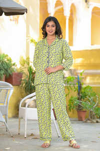 Conjunto de Pijama para Mujer, Estampado Floral, Color Verde, Suave y Cómodo, Ropa de Dormir Informal para el Hogar, Venta al Por Mayor - Product Image 4