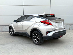 รถยนต์โตโยต้า C-HR ปี 2023 รุ่น 2.0L Comfort Edition ขายดี ราคาประหยัด ประหยัดน้ำมัน - Product Image 3