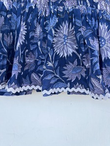 Blusa Bohemia de Punto a Rayas Azul Marino para Mujer con Cuello Redondo, Mangas Abullonadas, Cintura Fruncida y Dobladillo Peplum con Cinturón - Product Image 3