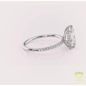 Luxury Moissanite Diamond 925 Sterling Silver Pear Cut Engagement Ring With Detailed Side Stones For Bridal Resellers - Product Image 3
