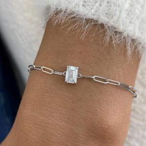 กำไลข้อมือเพชรทรงมรกตแบบมินิมอล 14K ทองคำ ประดับเพชร 1 กะรัต ดีไซน์แบบคลิปหนีบกระดาษ เครื่องประดับชั้นดี ของขวัญวันเกิดสำหรับผู้หญิง - Product Image 3