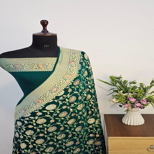 Sari en soie authentique Banarasi Khaddi Chiffon Georgette, tissé à la main, teinture Rangkat, pour occasions traditionnelles, bordure Zari de luxe - Product Image 1