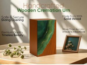 Urna de Resina Verde Esmeralda con Diseño de Geoda y Madera, Decoración Conmemorativa Inspirada en Ágata - Product Image 6