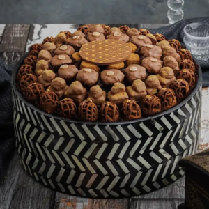 Plateaux modernes de luxe en nacre pour servir des chocolats, idéaux pour le Ramadan et l'Aïd, fabriqués en usine au Vietnam. - Product Image 2