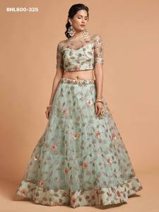 Hermoso Choli de Mujer en Forma de A, Color Verde Pista, con Red Suave Bordada con Zari, Badla, Dori, Hilo y Múltiples Lentejuelas, con Diseño Floral - Product Image 5