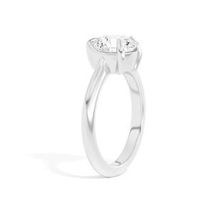 Bague de fiançailles de luxe pour femme Ando Brilliant Sloping Semi-Bezel en or massif 14 carats avec diamant taille poire certifié IGI - Product Image 6