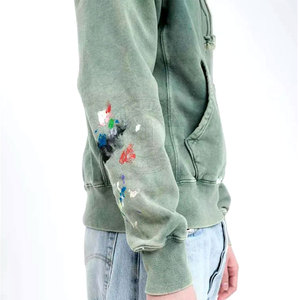 Sudadera con capucha estilo desgastado para hombre, moda urbana, con interior suave y costuras de primera calidad. - Product Image 6