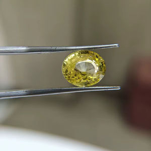 Zafiro amarillo natural de forma ovalada sin calentar ni tratar 6.60 ct - Product Image 1