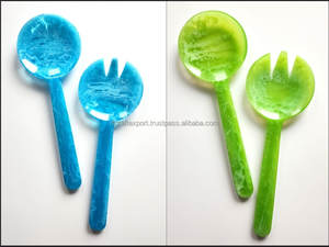 Ensemble de service à salade en résine au design nordique dans des couleurs personnalisées avec un nouvel ensemble de service à salade au design fait main et d'emballage - Product Image 4