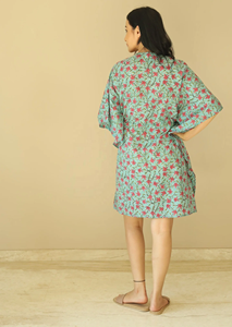 Libas Robe caftan décontractée pour femme Motif solide en mousseline de soie imprimé floral vert avec cordon de serrage et manches kimono - Product Image 2