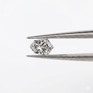 Diamant cultivé en laboratoire 2,50 carats, forme bouclier modifiée, clarté VVS-VS, couleur DEF, diamant non monté, diamant CVD pour la création de bijoux fantaisie - Product Image 1