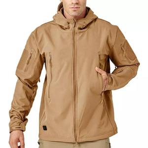Ventes en gros de vestes softshell pour hommes, mode d'hiver pour l'extérieur, personnalisées, 100% polyester, à capuche, imperméables, écologiques - Product Image 1
