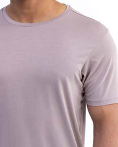 T-shirt pour homme en tissu peigné 100 % coton, col rond, manches courtes, coupe ample, logo sérigraphié sur le devant, couleur personnalisée, anti-boulochage - Product Image 5