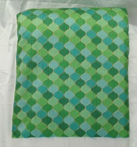 Tissu en soie Banglori à imprimé géométrique multicolore |   Tissu pour la décoration et à usages multiples - Product Image 2