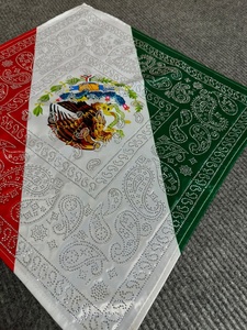 Pañuelo Triangular de Poliéster con Estampado del Calendario Azteca, Accesorio para Disfraces de Baile y Festivales - Product Image 3