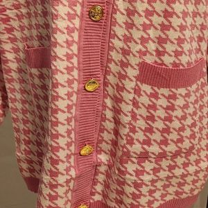<b>Women</b> Pink White Houndstooth Knit <b>Cardigan</b> V Neck Gold Button Long Sleeve Embroidered Pocket Casual Fashion <b>Sweater</b> Jacket - Product Image 4