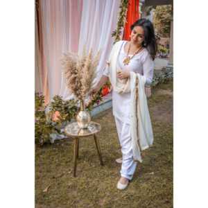 Conjunto de Traje Patiala Ecológico de Satén Blanco Nieve para Mujer, Hecho a Mano, Talla XS - Product Image 3