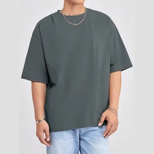 T-shirts Streetwear en Gros Personnalisables OEM Commandes en Vrac Tendances T-shirts Oversize Meilleur Prix Tissu de Haute Qualité Logo Personnalisé - Product Image 1