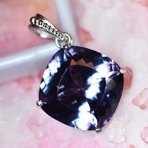 Pendentif Alexandrite à changement de couleur naturel, 44,85 carats, taille coussin carrée, pierre précieuse en argent sterling 925, certifié IGI, pour enfants - Product Image 3