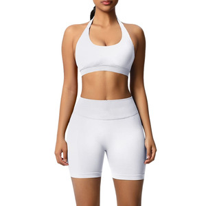 Ensemble de sport et yoga respirant personnalisé pour femme : short taille haute et débardeur d'entraînement 2 pièces - Product Image 2