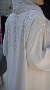 Robe Abaya Musulmane pour Femmes de Qualité Supérieure, Vêtement Islamique Élégant et Modeste avec Hijab pour la Prière du Ramadan et l'Usage Quotidien, en Vente - Product Image 6