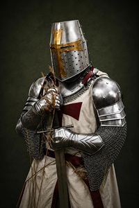 Conjunto de Armadura de Caballero de Acero – Casco Templario Cruzado, Cota de Malla, Armadura de Placas para Farjana - Product Image 4