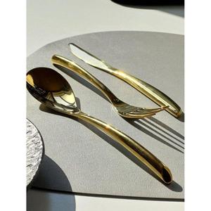 Ensemble de couverts de luxe en acier inoxydable plaqué or PVD, 3 pièces (cuillère, fourchette, couteau) pour la décoration de table de mariage - Product Image 5