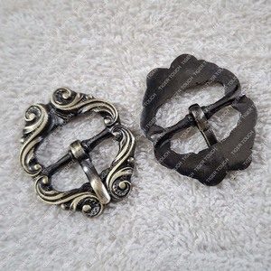 buckle <b>Decorative</b> Pattern <b>Retro</b> Zinc Alloy Clothing MEDIEVAL Belt Buckle Ornate Brass Buckle, 16th-17th century TT-7920 S - Product Image 3