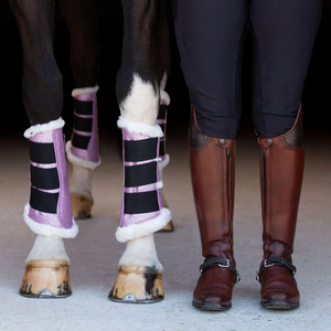 Ensemble de tapis de selle pour chevaux de dressage et de saut, qualité supérieure personnalisable, rose brillant, doublure en tissu confortable et durable, pour l'équitation - Product Image 2