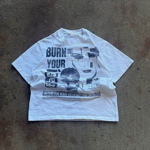 เสื้อยืดโอเวอร์ไซส์ลายกราฟิกสไตล์เรโทรร็อค วินเทจ ผ้าฝ้ายซักนุ่ม สตรีทแวร์ลำลอง ทรงหลวม แฟชั่นสำหรับผู้ชาย - Product Image 2