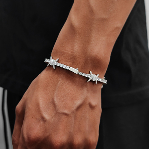Pulsera de tenis vintage con mariposa de diamantes AAA y chapado en oro, sin plomo ni níquel, de lujo, unisex, personalizable - Product Image 1