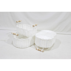 Panier de rangement décoratif ovale en corde de papier blanc tressé avec poignées en bois - Product Image 3