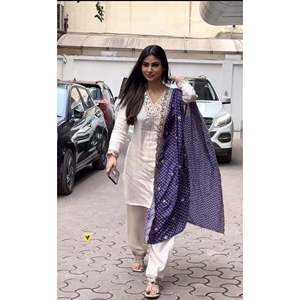 Conjunto de ropa de fiesta de diseñador para mujer Top inferior elegante y Dupatta estampado - Product Image 1